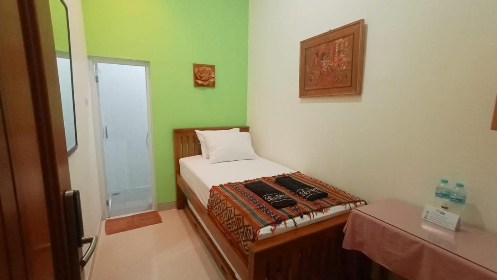 The Cabin Hotel Ambasador 日惹 外观 照片
